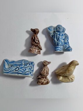 5 WADE WHIMSIES British Ceramic Figurines / RED ROSE TEA / 4 Animals & 1 Clown